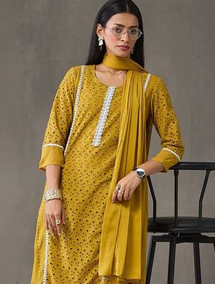 tailored women ethnic motifs embroidered regular thread work cotton kurta with trousers & with dupatta 6