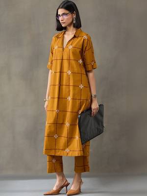 smart women printed regular cotton kurta with trousers 1