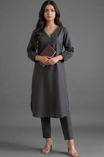 workwear women regular thread work kurta with trousers