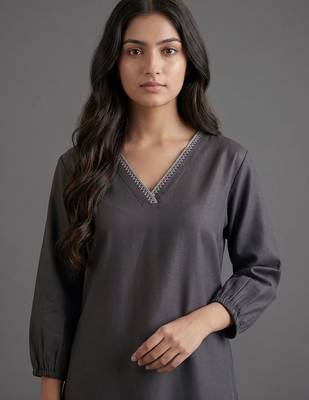 workwear women regular thread work kurta with trousers 7