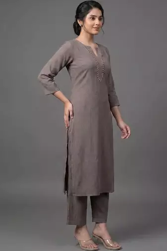 smart women regular thread work silk crepe kurta with trousers