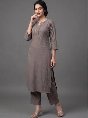 smart women regular thread work silk crepe kurta with trousers 6