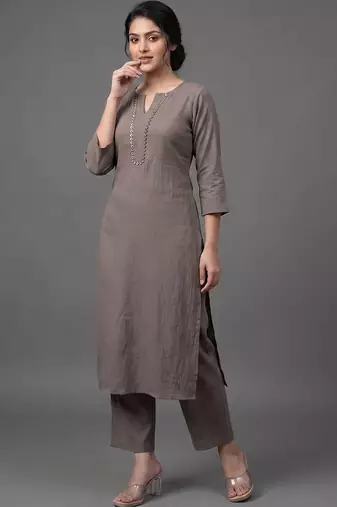 smart women regular thread work silk crepe kurta with trousers