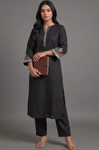 structured women ethnic motifs embroidered regular thread work kurta with trousers
