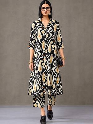 everyday workwear women ethnic motifs printed regular cotton kurta with trousers 1