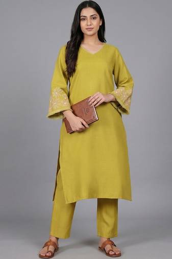 workwear women ethnic motifs embroidered regular thread work kurta with trousers