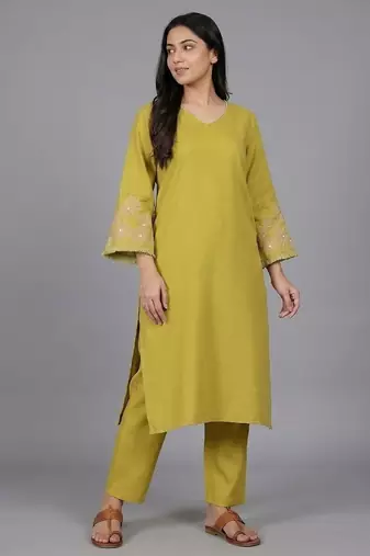 workwear women ethnic motifs embroidered regular thread work kurta with trousers