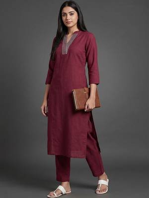 workwear women regular thread work kurta with trousers 1