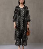 structured women printed regular kurta with trousers