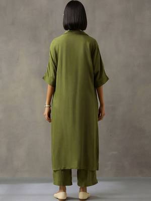 women regular kurta with trousers 3