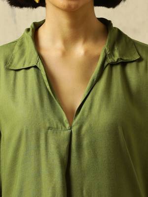 women regular kurta with trousers 4