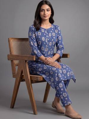 formal women floral printed regular kurta with palazzos 4