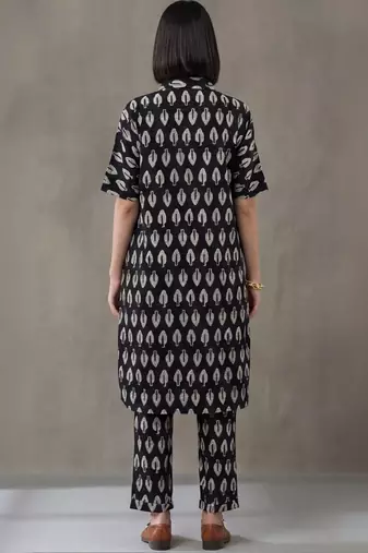 formal women ethnic motifs printed regular cotton kurta with trousers