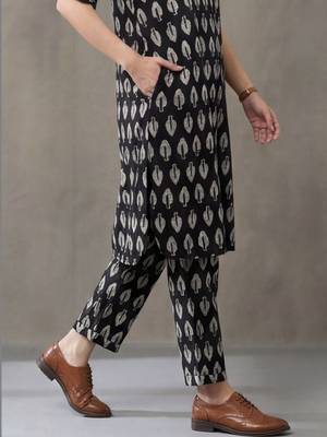 formal women ethnic motifs printed regular cotton kurta with trousers 5