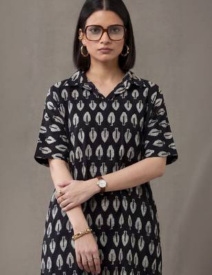 formal women ethnic motifs printed regular cotton kurta with trousers 6