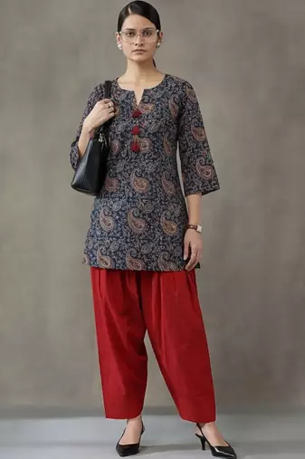 tailored women paisley printed regular cotton farshi suit