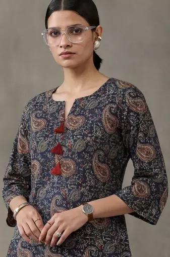 tailored women paisley printed regular cotton farshi suit