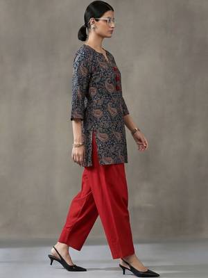 tailored women paisley printed regular cotton farshi suit 3