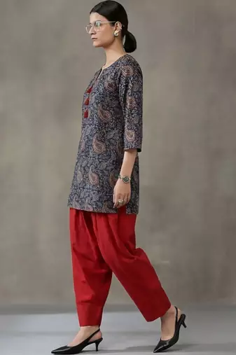 tailored women paisley printed regular cotton farshi suit