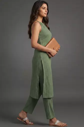 structured women regular kurta with trousers