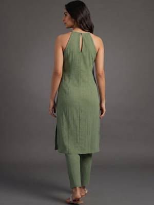 structured women regular kurta with trousers 3