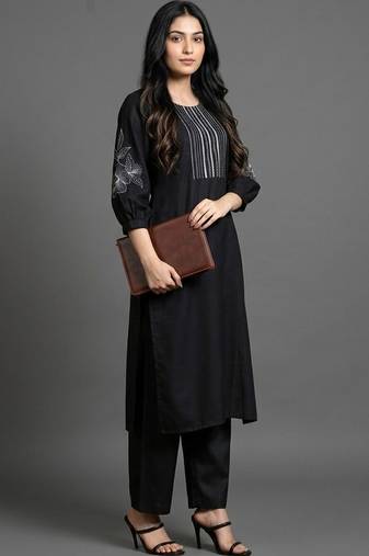 tailored women ethnic motifs embroidered regular thread work kurta with trousers