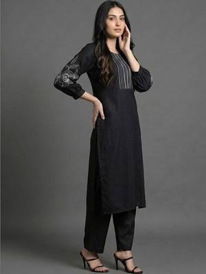 tailored women ethnic motifs embroidered regular thread work kurta with trousers 5