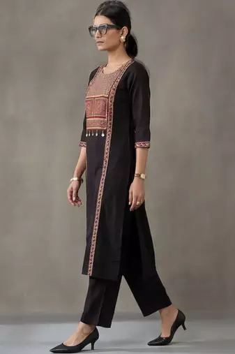 tailored women ethnic motifs embroidered regular thread work cotton kurta with trousers & with dupatta