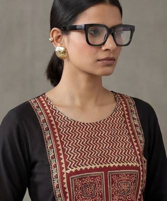 tailored women ethnic motifs embroidered regular thread work cotton kurta with trousers & with dupatta 4