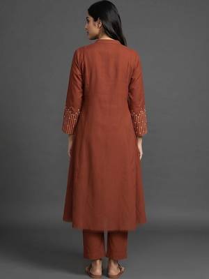 formal women regular thread work kurta with trousers 3