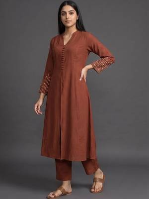 formal women regular thread work kurta with trousers 5