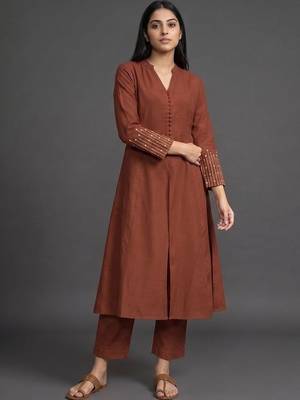 formal women regular thread work kurta with trousers 6