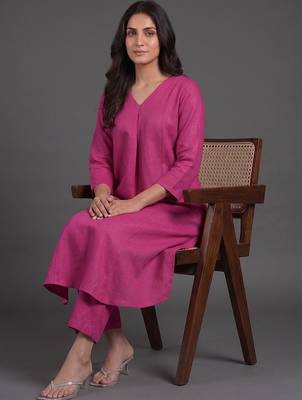 tailored women regular kurta with trousers 4