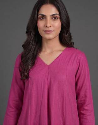 tailored women regular kurta with trousers 7