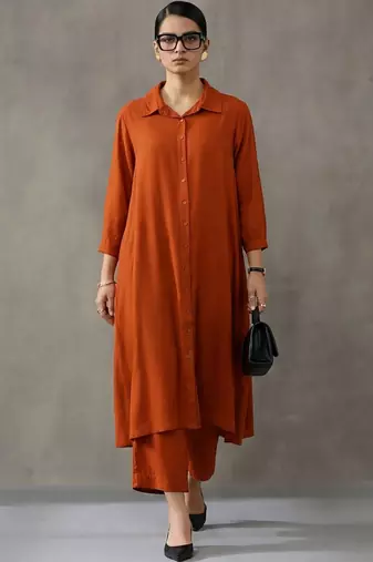 women regular kurta with trousers
