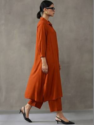 women regular kurta with trousers 2