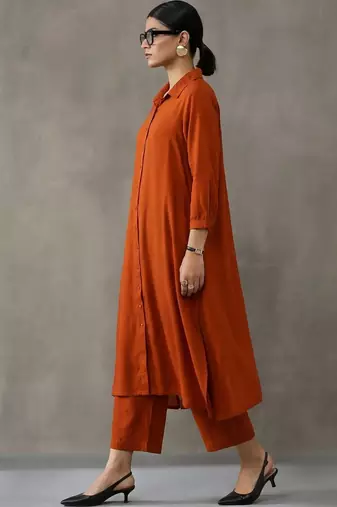 women regular kurta with trousers