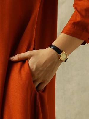 women regular kurta with trousers 7