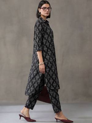 everyday workwear women printed regular cotton kurta with trousers 3