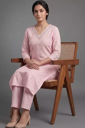 tailored women printed regular kurta with trousers
