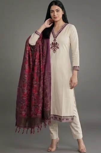 smart women floral embroidered regular thread work kurta with trousers & with dupatta