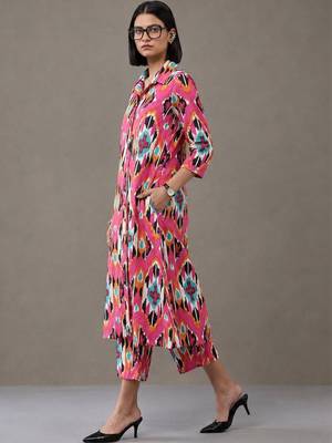 everyday workwear women printed regular cotton kurta with trousers 4