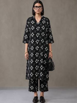 structured women floral printed regular kurta with trousers 1