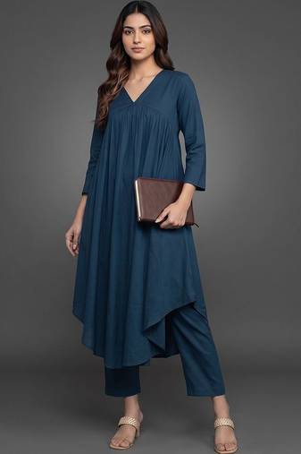 smart women empire silk crepe kurta with trousers