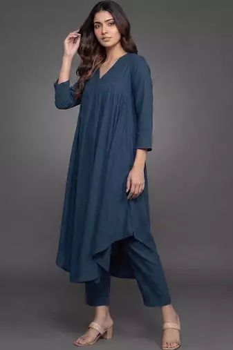 smart women empire silk crepe kurta with trousers