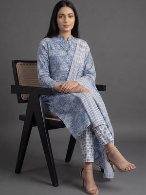 everyday workwear women ethnic motifs printed regular kurta with trousers & with dupatta 4