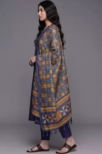 smart women regular thread work kurta with trousers & with dupatta