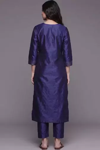 smart women regular thread work kurta with trousers & with dupatta