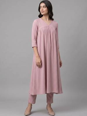 structured women empire silk crepe kurta with trousers 5
