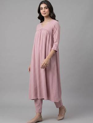 structured women empire silk crepe kurta with trousers 6